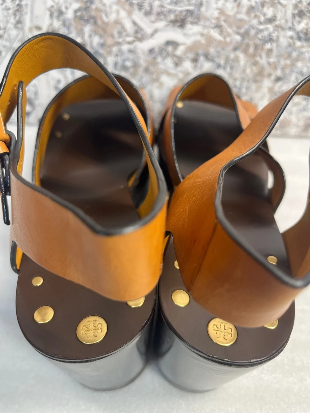 Tory Burch set platform